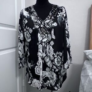 Elegant Black and White Floral Women's Top